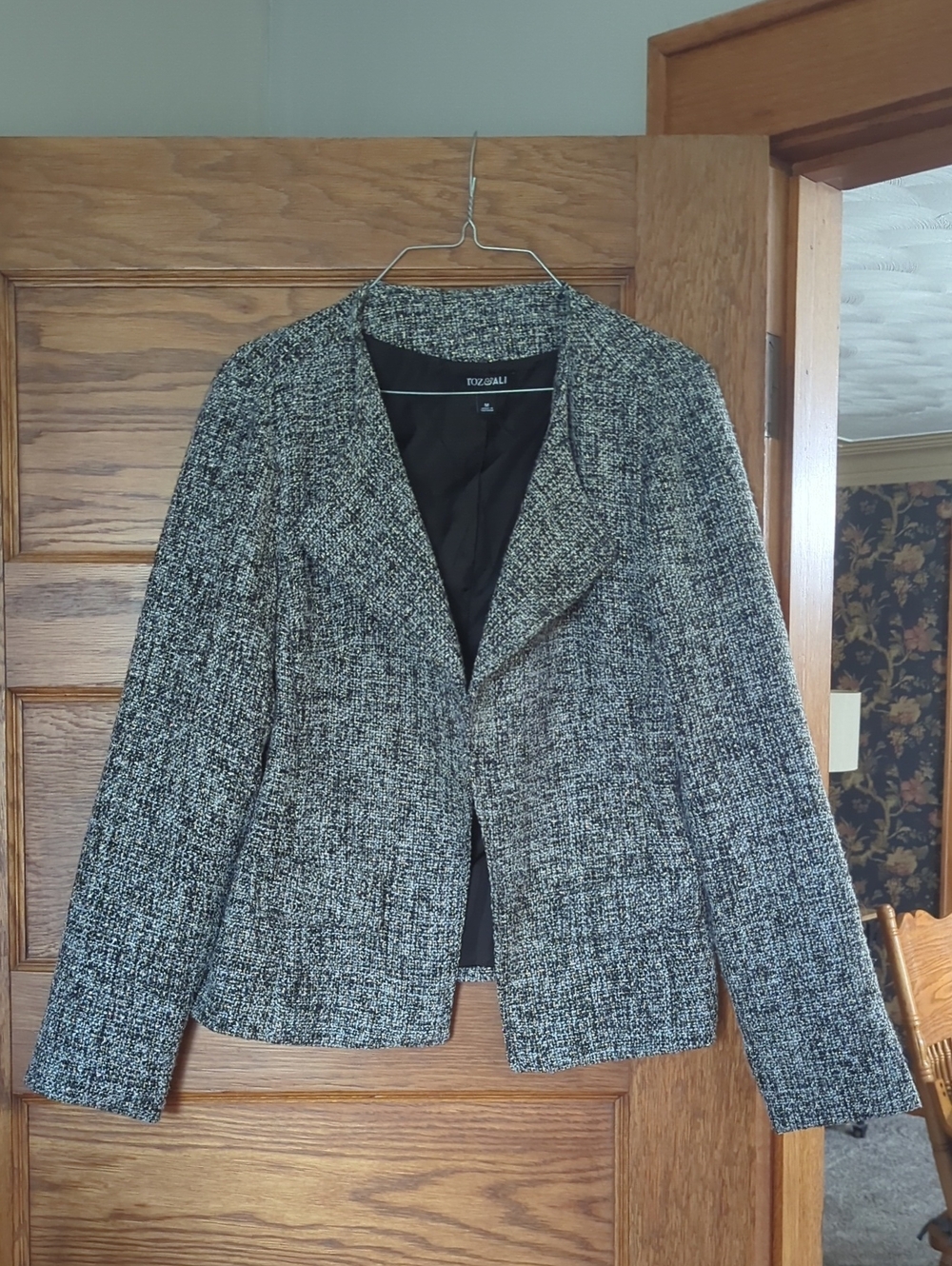Roz & Ali Black and White and Gold Tweed Drape Blazer Jacket